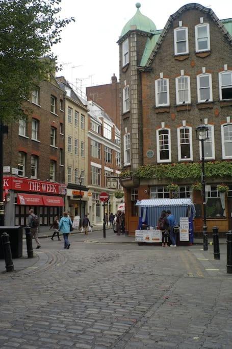 Stylish Apartment Near Carnaby Street, Sleeps 4. Лондон Екстер'єр фото